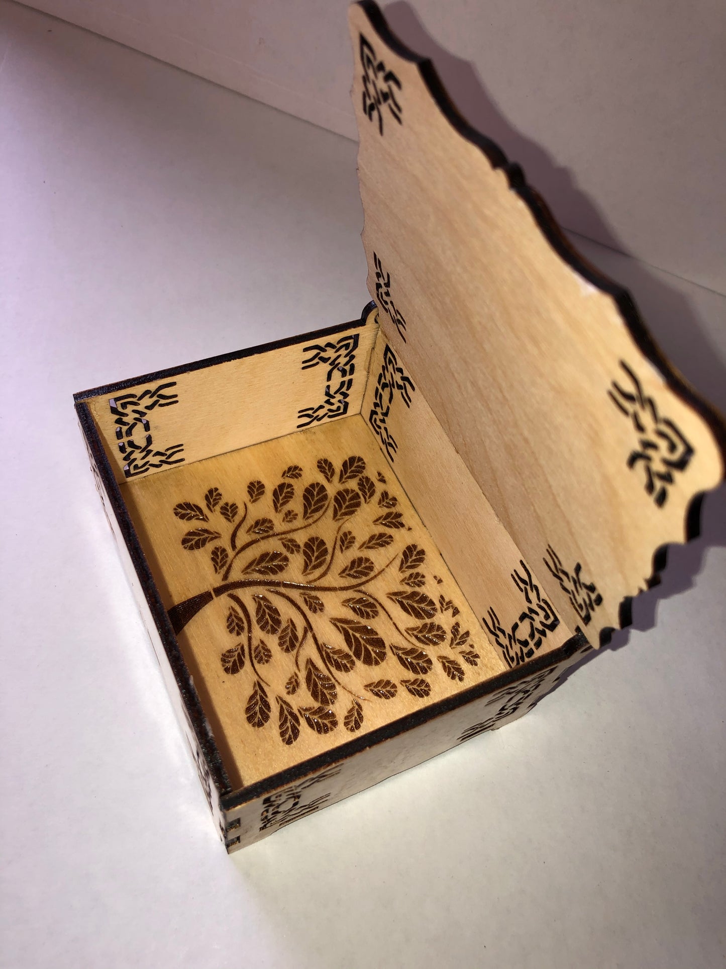Box - Jewelry Box, Tribal-Wolf